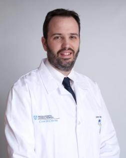 Dr. Justin Gainor headshot